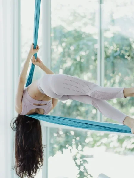 aerial-hammock-pose