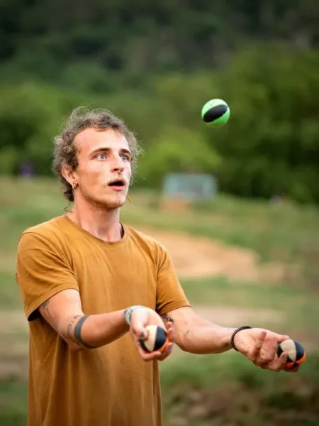 juggling-balls